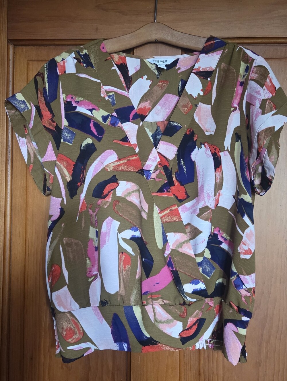 Nine West Olive Multicolor Abstract Brushstroke Short Sleeve Blouse